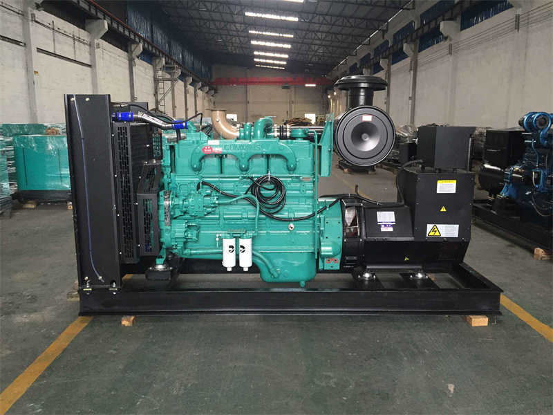 巫溪如何判断一个电压表是否具有自动量程切换功能？